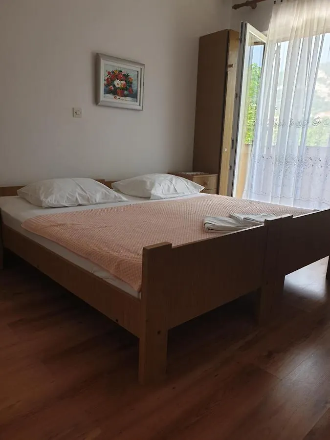 Apartments Davorka Banjol