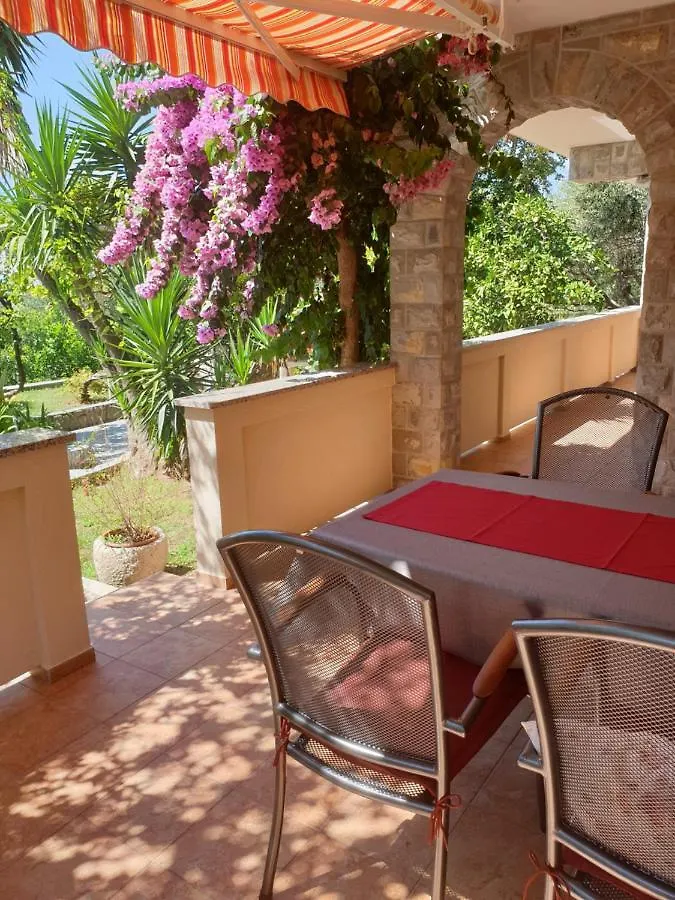 Apartments Davorka Banjol Croatia