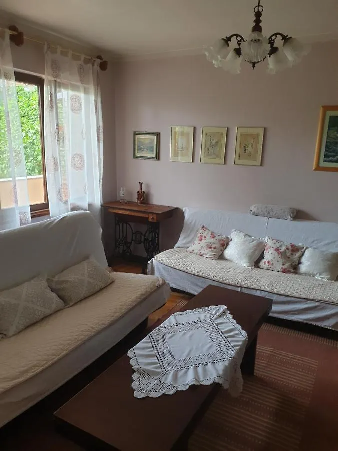 Apartments Davorka Banjol