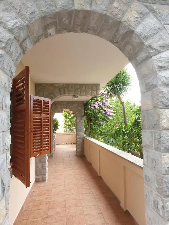 Apartments Davorka Banjol Croatia