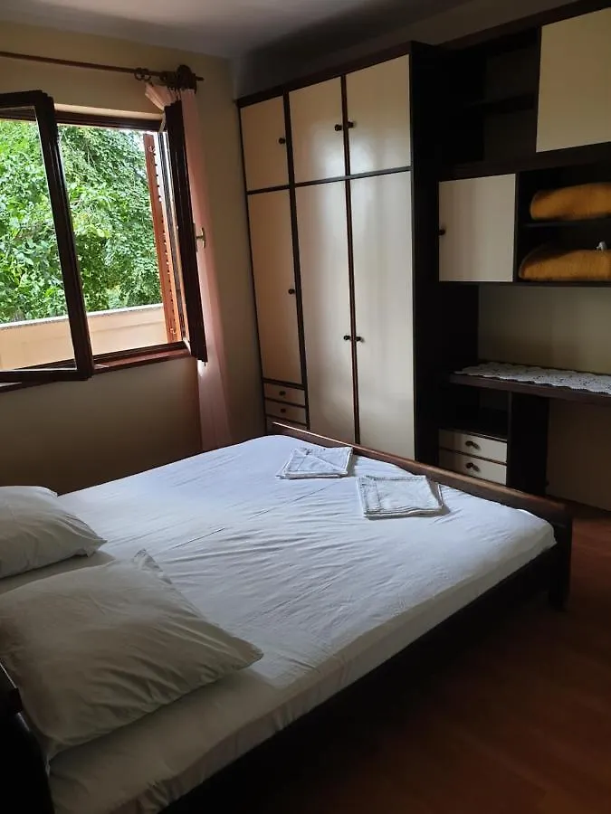Apartments Davorka Banjol