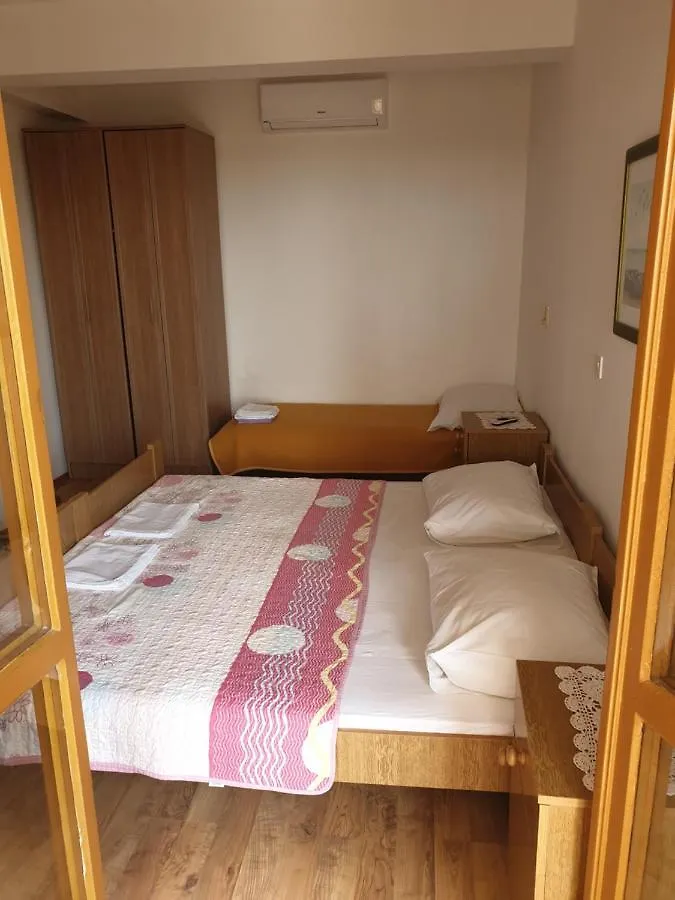Apartments Davorka Banjol
